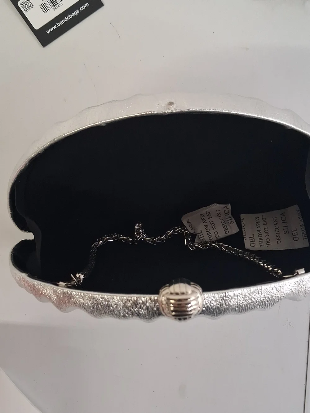 NWT Womens Silver Metallic Shell-Texture Evening Clutch -
